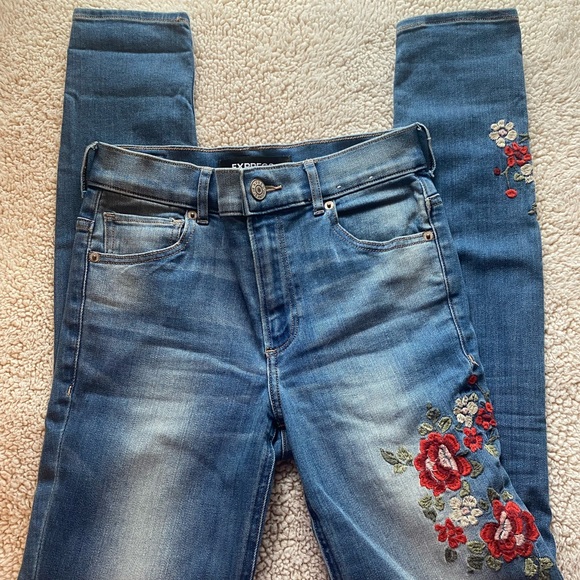 🌼HP🌼 NWOT Express- Embroidered Floral Jeans, SIZE: 2R - Picture 5 of 7